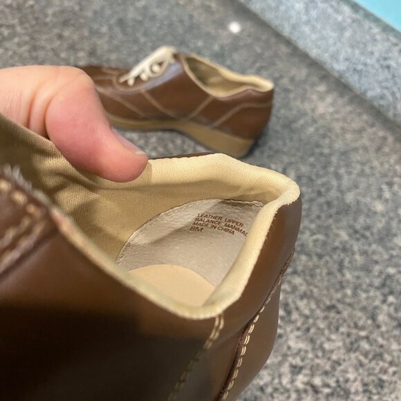 Anne Klein AK2 Brown Leather Lace Up Driving Sneaker Size 8M - Picture 7 of 11